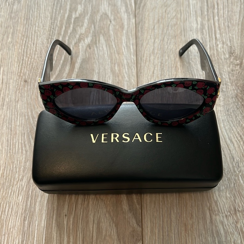 Vintage Gianni Versace shades